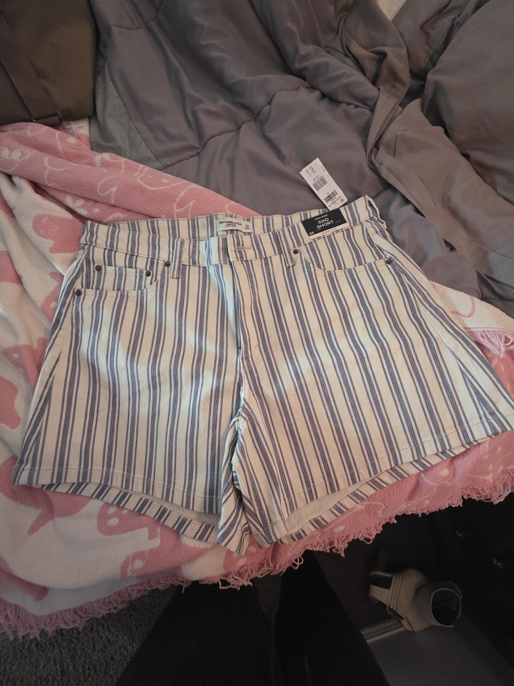 Abercrombie & Fitch Vertical Stripe Women’s Shorts - Blue & White